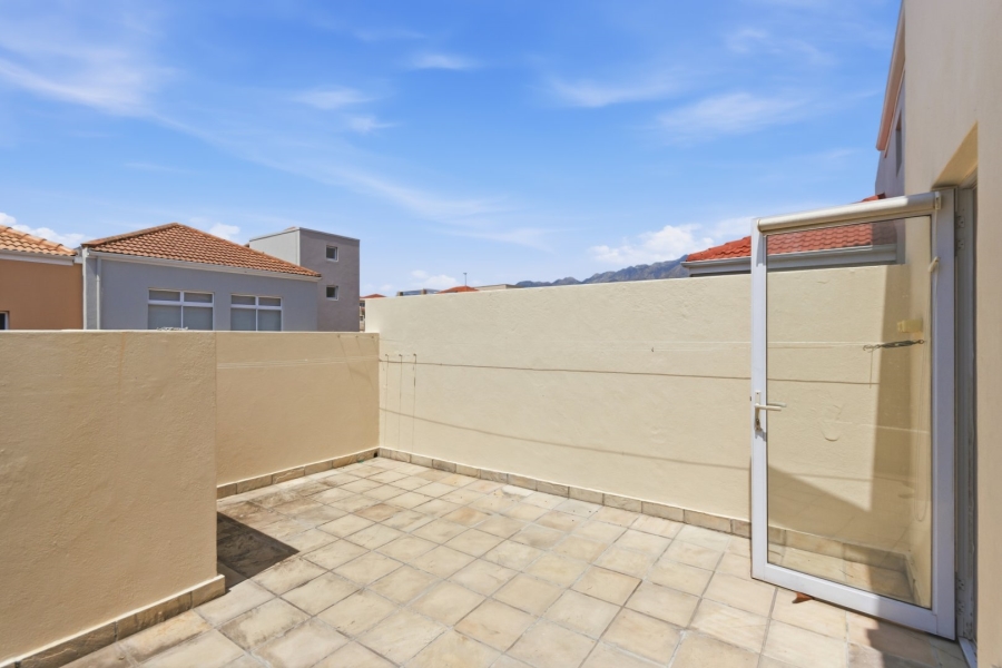 4 Bedroom Property for Sale in Harbour Island Western Cape